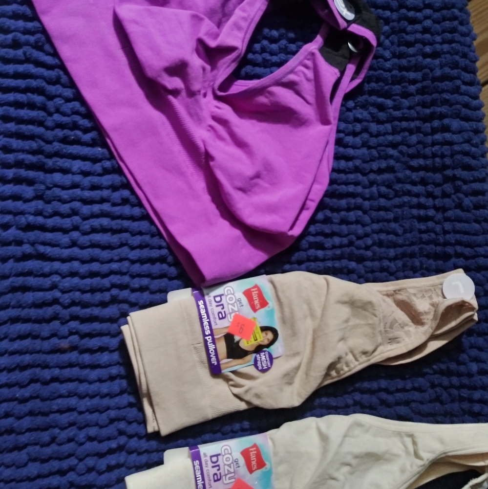 Sports bras lot